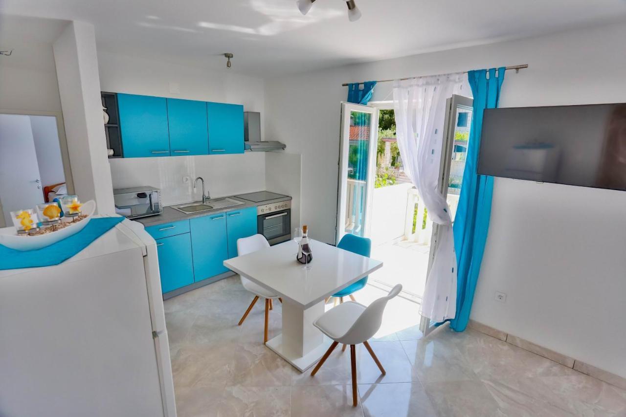 Apartments Lenka Сутіван Екстер'єр фото