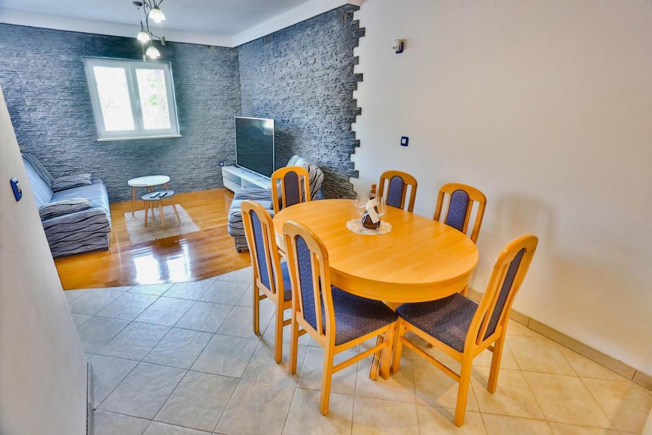 Apartments Lenka Сутіван Екстер'єр фото