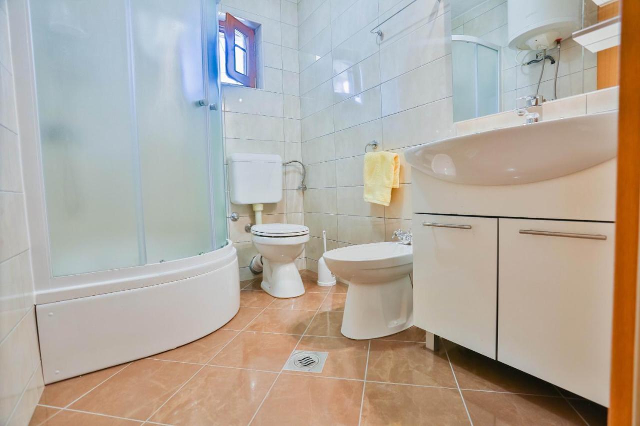 Apartments Lenka Сутіван Екстер'єр фото