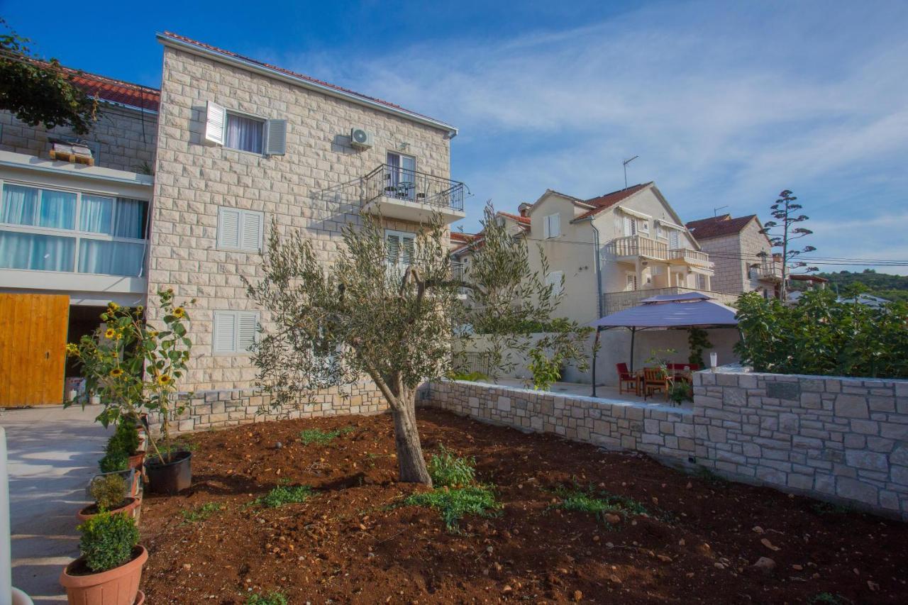 Apartments Lenka Сутіван Екстер'єр фото