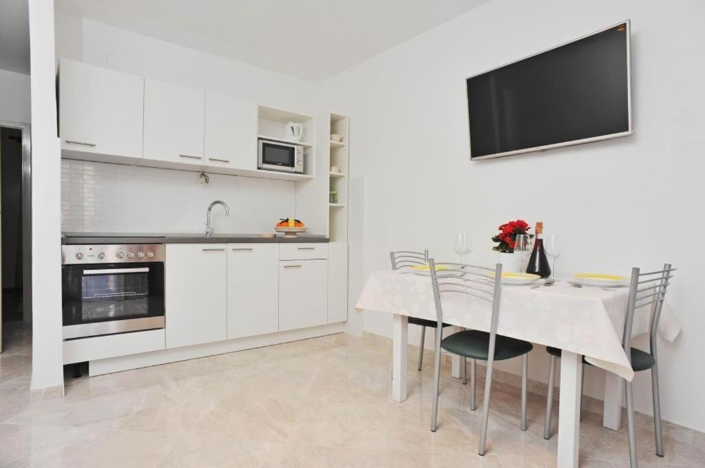 Apartments Lenka Сутіван Номер фото
