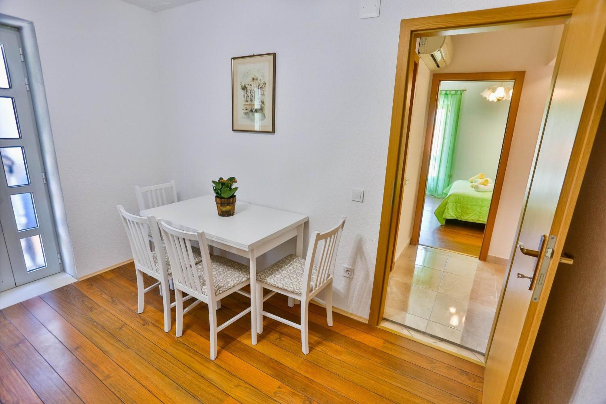 Apartments Lenka Сутіван Номер фото