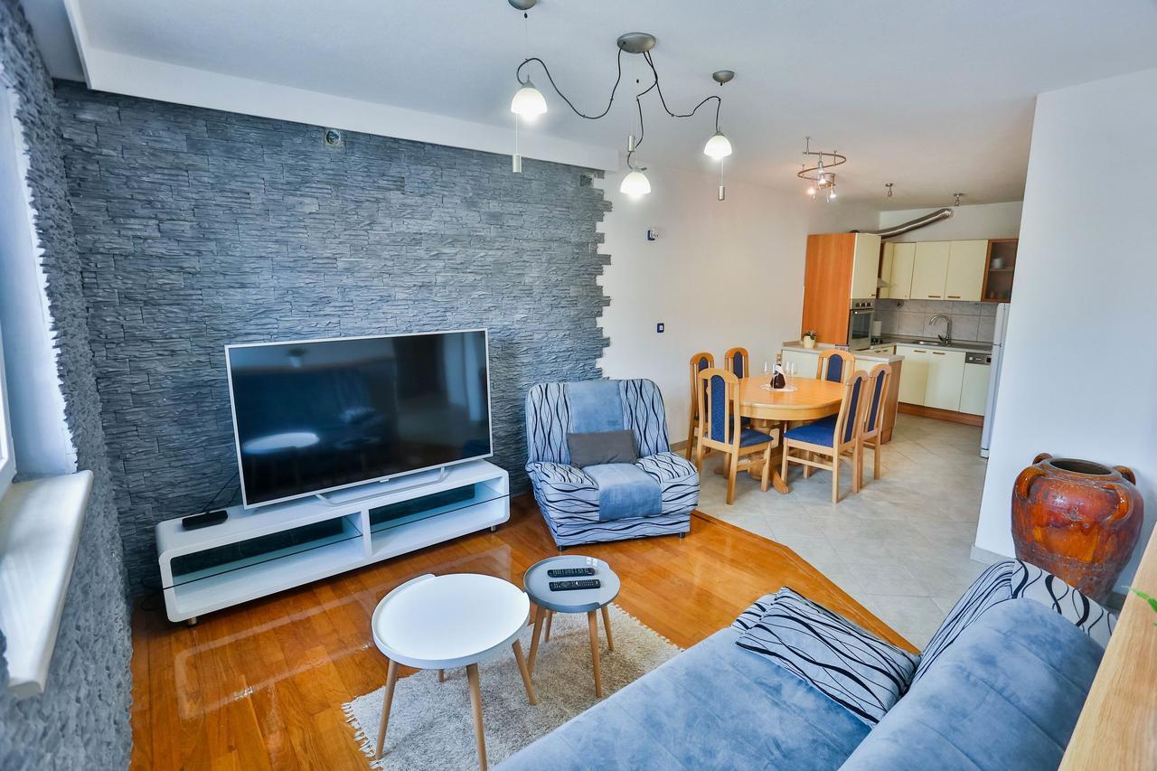 Apartments Lenka Сутіван Екстер'єр фото